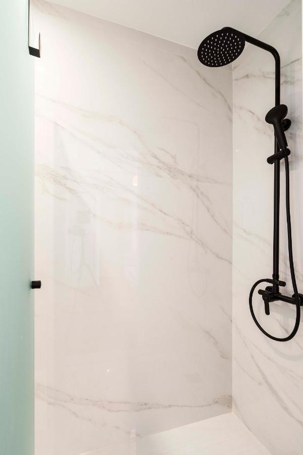 Athens' Best Location- Stunning & Spacious Studio Luaran gambar