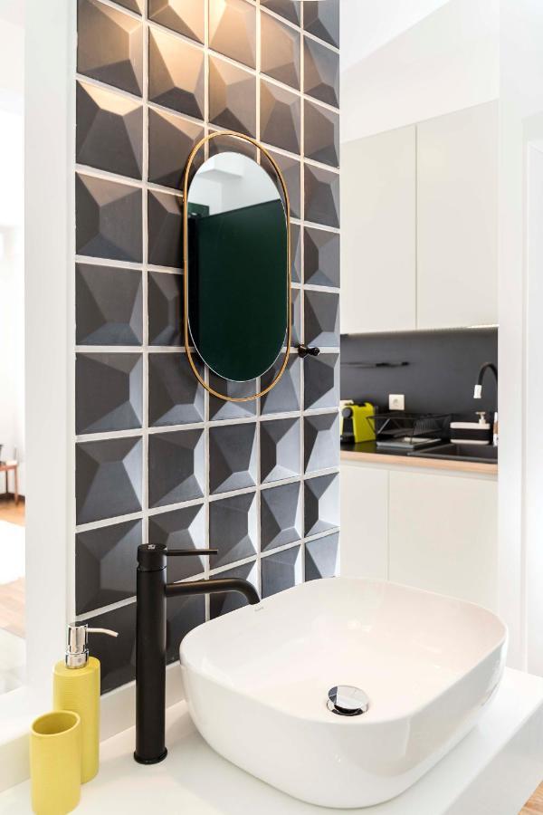 Athens' Best Location- Stunning & Spacious Studio Luaran gambar